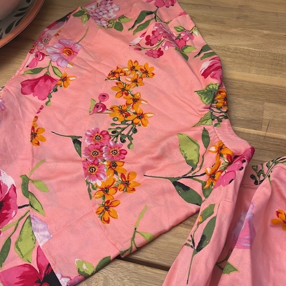 NY & COMPANY ⭐️ floral top - Picture 5 of 7